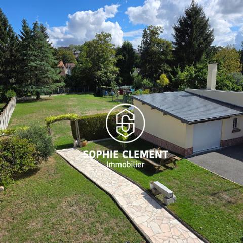 ** LA SURPRENANTE **