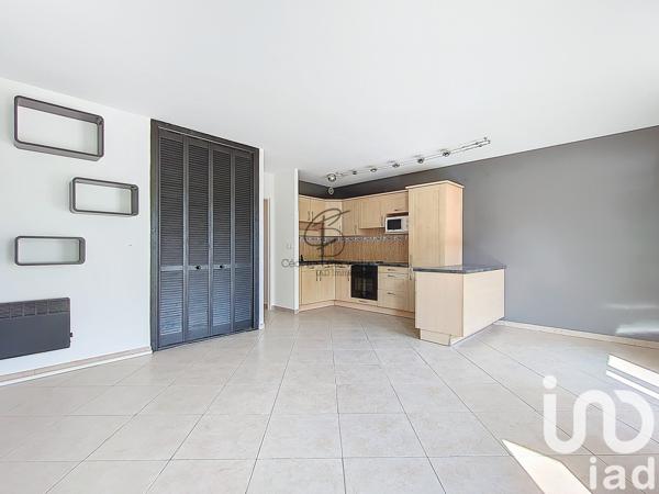 Appartement 2 pièces de 42 m² à Pontault-Combault (77340)