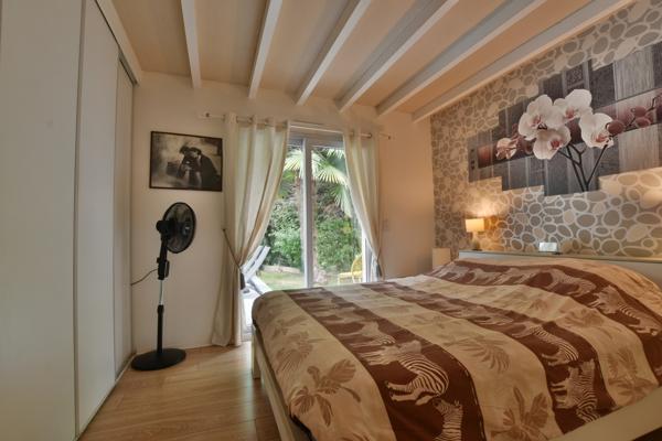 JURANÇON : Maison d’Architecte - 145 m2 - Piscine de 12 m - Environnement verdoyant