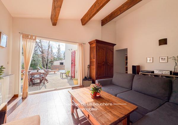 Fuveau, villa 136 m² au cœur de la forêt avec piscine et dépendance.