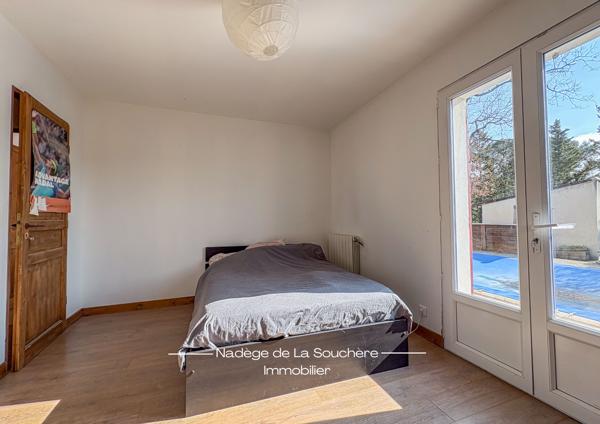 Fuveau, villa 136 m² au cœur de la forêt avec piscine et dépendance.