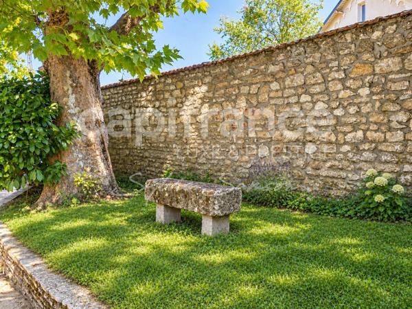 Mantes-la-Jolie – Demeure de caractère de 380 m², 14 pièces, jardin et garage