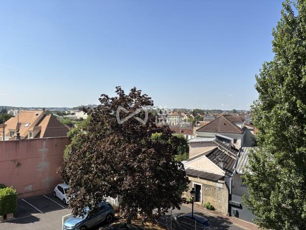 TRÈS BEL APPARTEMENT DE 96M2 À CORBEIL ESSONNE RIVE DROITE