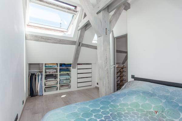 Duplex rénové T4 au 2d étage d'une petite copropriété ancienne en plein centre ville