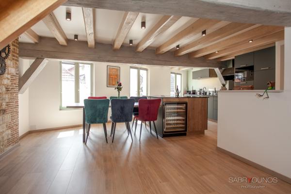 Duplex rénové T4 au 2d étage d'une petite copropriété ancienne en plein centre ville