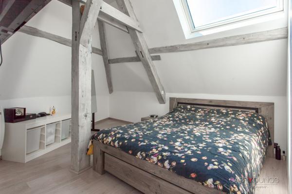 Duplex rénové T4 au 2d étage d'une petite copropriété ancienne en plein centre ville