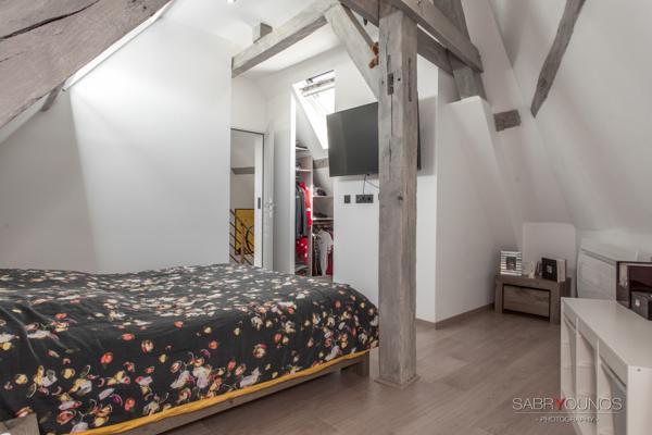 Duplex rénové T4 au 2d étage d'une petite copropriété ancienne en plein centre ville