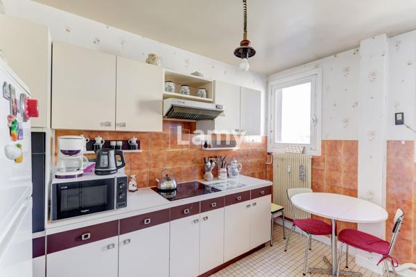 Appartement t2 + balcons + garage et parking