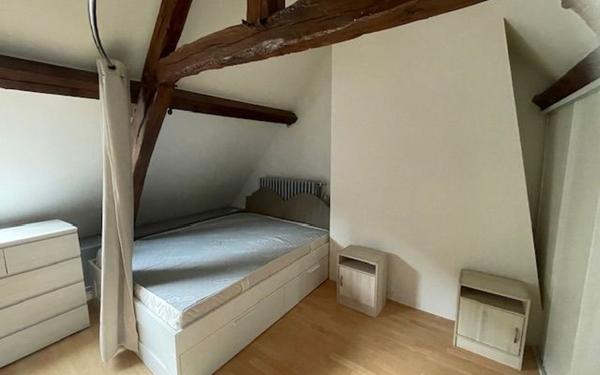 Appartement à louer    1 pièce •  Jaux