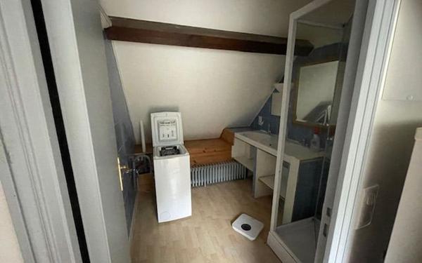 Appartement à louer    1 pièce •  Jaux