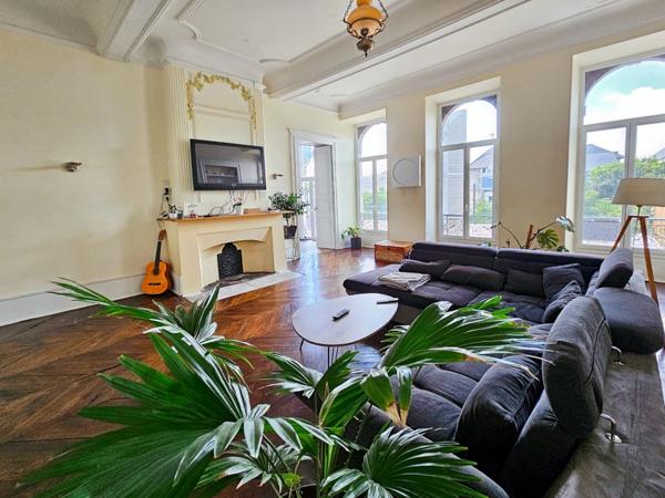 Dpt Hautes Pyrénées (65), à vendre TARBES appartement bourgeois en hyper centre avec terrasse