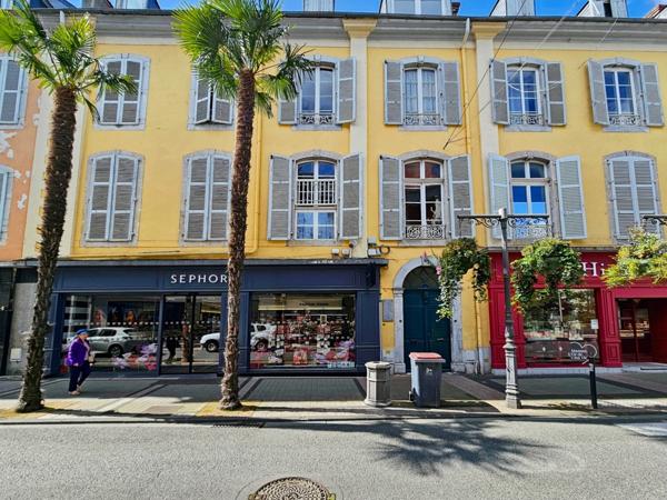 Dpt Hautes Pyrénées (65), à vendre TARBES appartement bourgeois en hyper centre avec terrasse