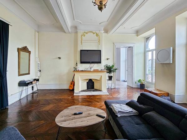 Dpt Hautes Pyrénées (65), à vendre TARBES appartement bourgeois en hyper centre avec terrasse