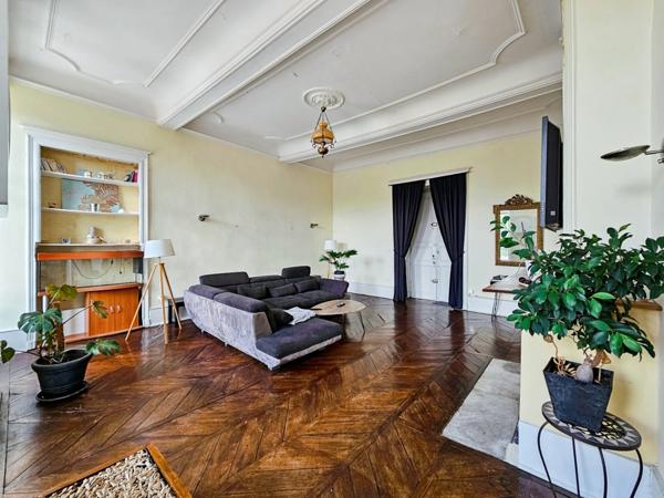 Dpt Hautes Pyrénées (65), à vendre TARBES appartement bourgeois en hyper centre avec terrasse