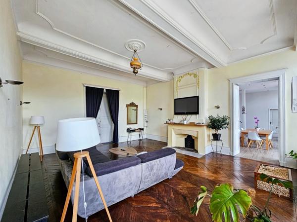 Dpt Hautes Pyrénées (65), à vendre TARBES appartement bourgeois en hyper centre avec terrasse