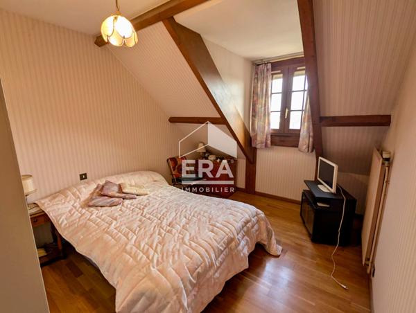 Maison individuelle, 5 chambres avec beau jardin