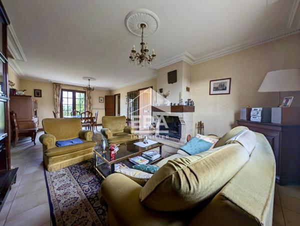 Maison individuelle, 5 chambres avec beau jardin