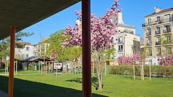 APPT AVEC TERRASSE EN PLEIN CENTRE DES LILAS