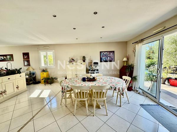 A vendre - Maison 120 m² - 3 chambres - Pièce de vie 64 m² - Jardin et double garage - Lys-Haut-Layon - D6128