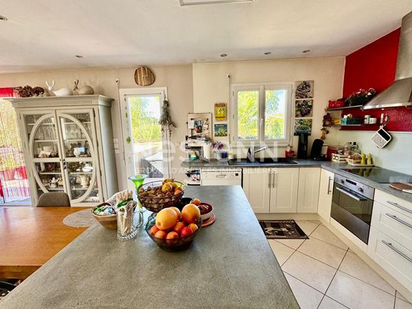 A vendre - Maison 120 m² - 3 chambres - Pièce de vie 64 m² - Jardin et double garage - Lys-Haut-Layon - D6128