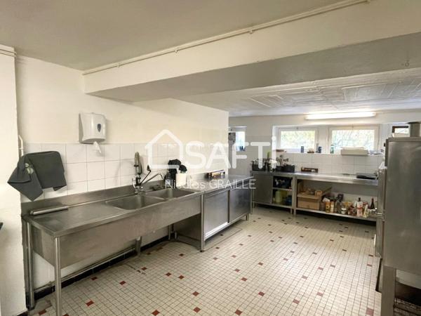 Maison de village + commerce