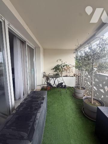 Appartement T1 avec terrasse et garage 