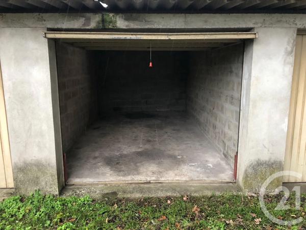 Parking à vendre  385 m 2   CLAYE SOUILLY  - 77