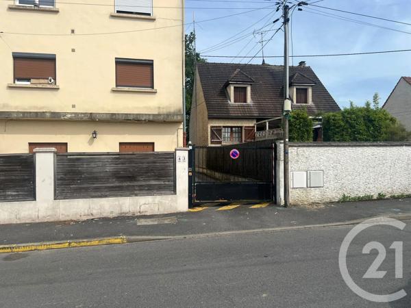 Parking à vendre  385 m 2   CLAYE SOUILLY  - 77