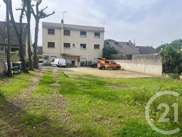 Parking à vendre  385 m 2   CLAYE SOUILLY  - 77