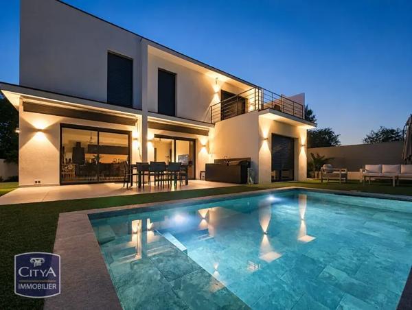 Maison à vendre 5 pièces 124m² Fréjus (83600)
