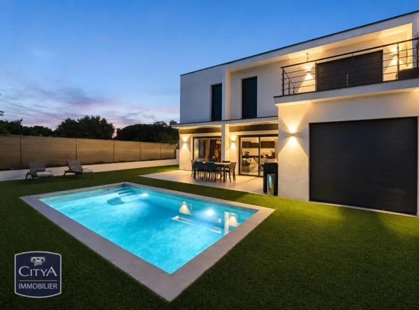 Maison à vendre 5 pièces 124m² Fréjus (83600)