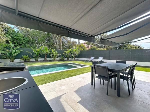 Maison à vendre 5 pièces 124m² Fréjus (83600)