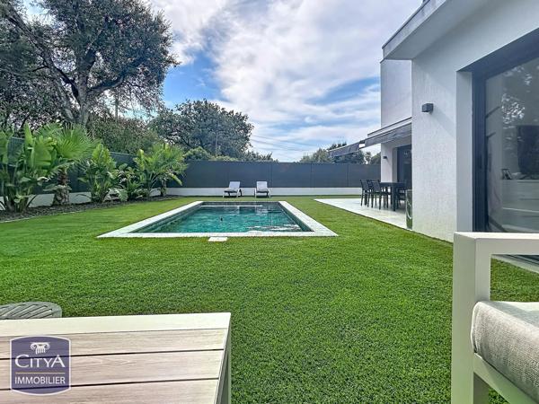 Maison à vendre 5 pièces 124m² Fréjus (83600)