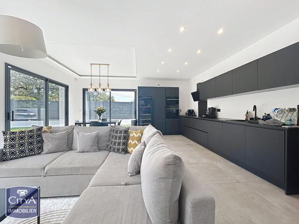 Maison à vendre 5 pièces 124m² Fréjus (83600)