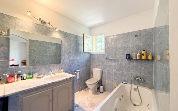 Maison à vendre    5 pièces •  Le Cannet