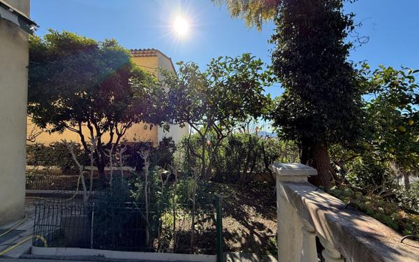 Maison à vendre    5 pièces •  Le Cannet