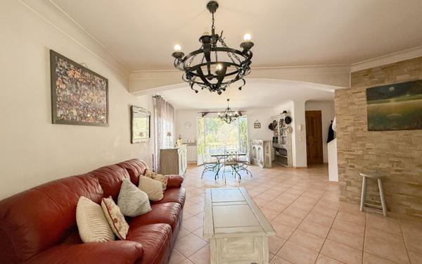 Maison à vendre    5 pièces •  Le Cannet