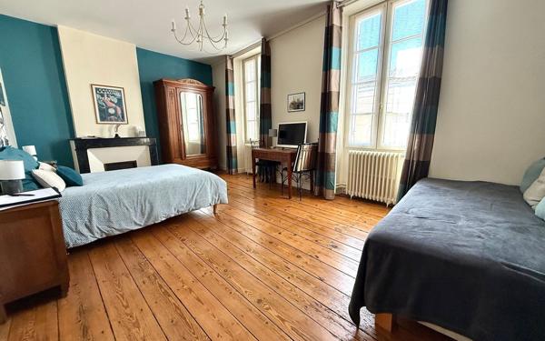 Maison à vendre    7 pièces •  Sainte-Croix-du-Mont