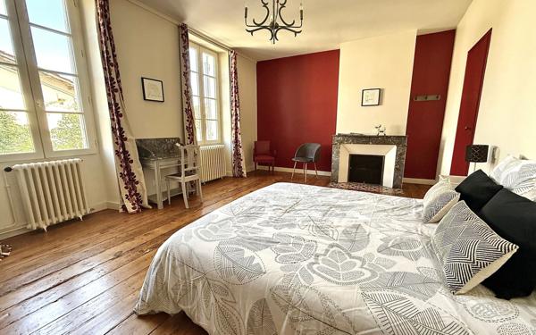 Maison à vendre    7 pièces •  Sainte-Croix-du-Mont