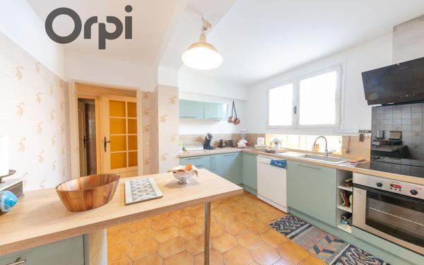 Maison à vendre    6 pièces • 202 m2 Baho