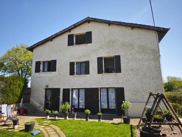 Et si cette maison cachait bien plus qu'une simple adresse...