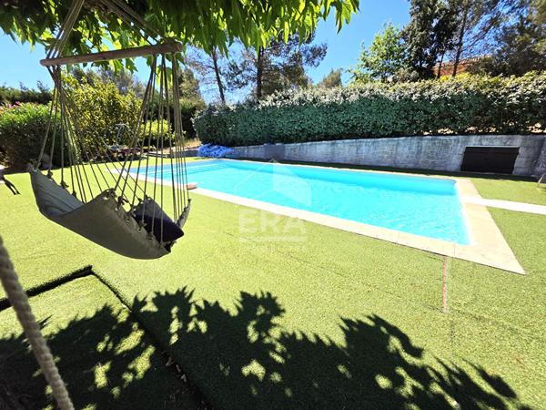 Maison Vidauban type villa d'architecte avec patio, piscine et grand garage