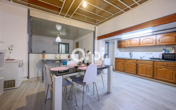 Immeuble à vendre    6 pièces • 152 m2 Douai