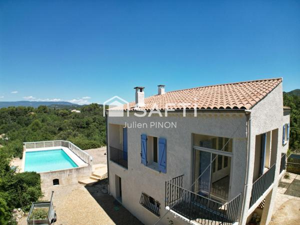 Magnifique Propriété avec Vue Panoramique et Piscine - Apt