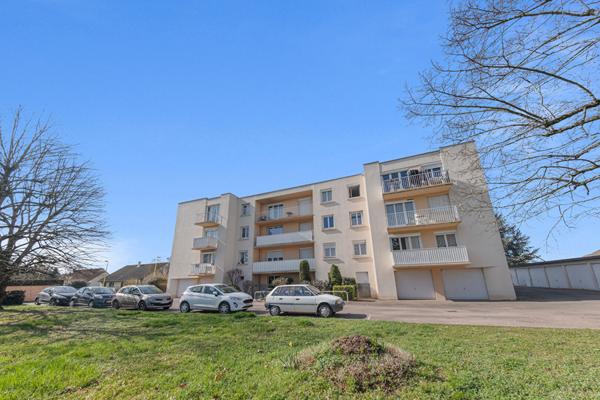 Appartement T4 de 74 m² à Saint Marcel avec garage