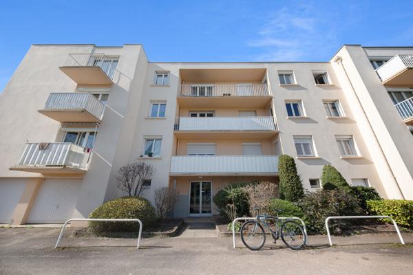 Appartement T4 de 74 m² à Saint Marcel avec garage