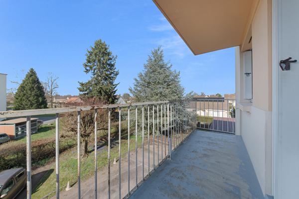 Appartement T4 de 74 m² à Saint Marcel avec garage