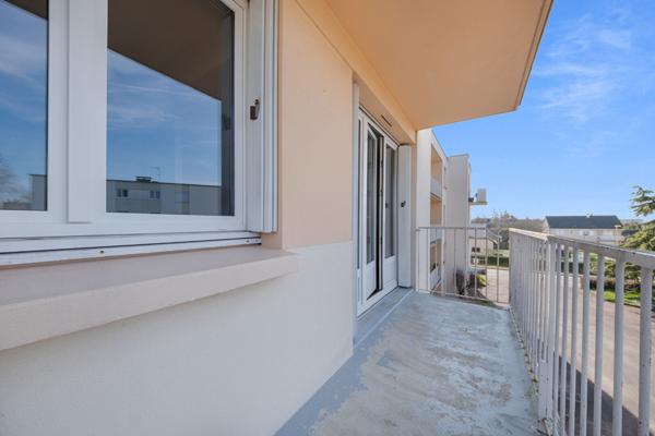 Appartement T4 de 74 m² à Saint Marcel avec garage