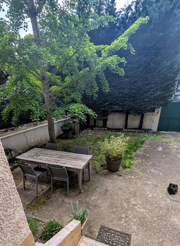 BRON MAISON IDEALEMENT PLACEE