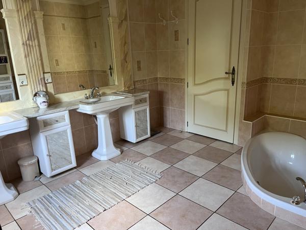 Maison 13 pièces - 400 m²